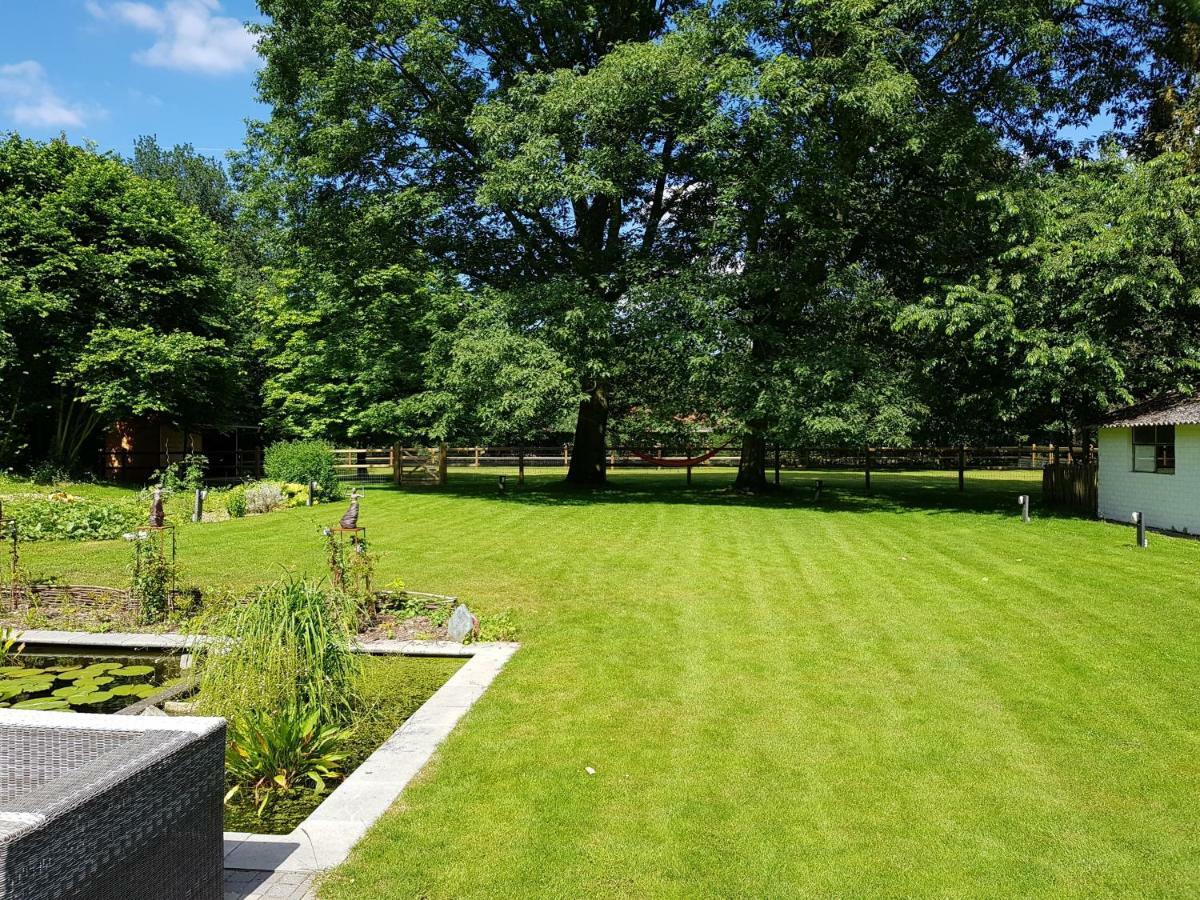 The Two Oaks - Private Garden For Guests Villa Hertsberge Kültér fotó